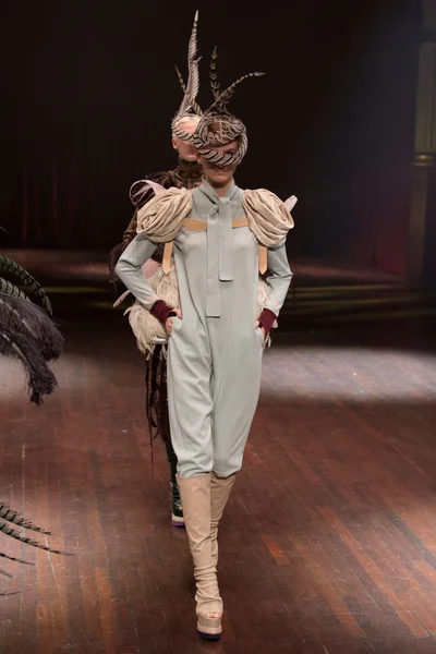 Look 7
